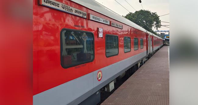 ര​ണ്ട് ട്രെ​യി​നു​ക​ൾ​ക്ക് കേ​ര​ള​ത്തി​ൽ സ്റ്റോ​പ്പ് അ​നു​വ​ദി​ച്ചു